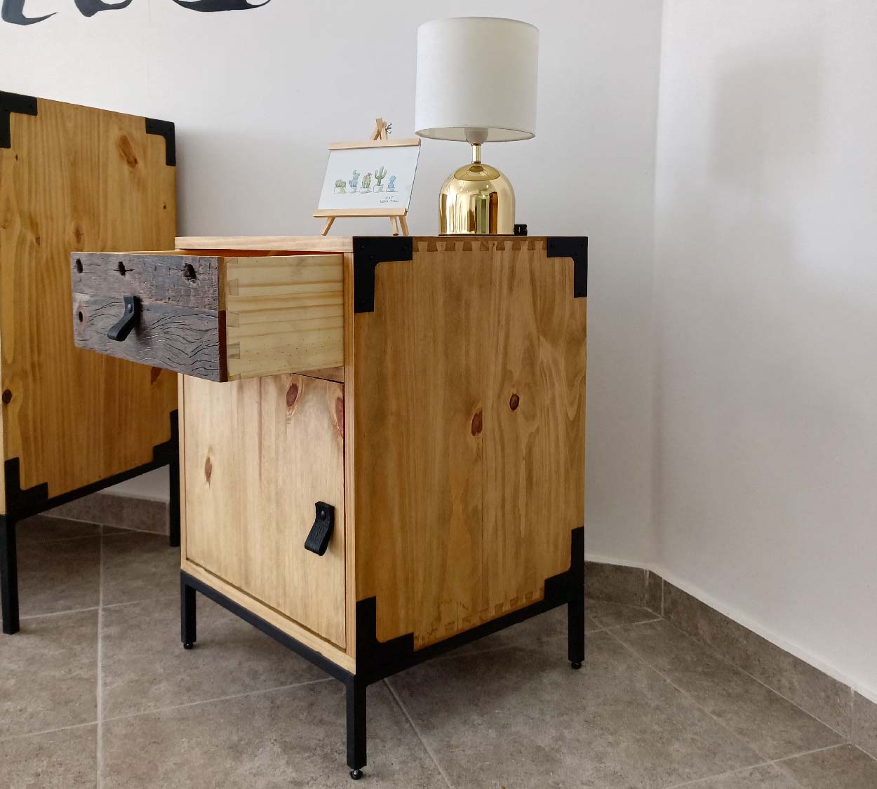 Buró Urban Rustic